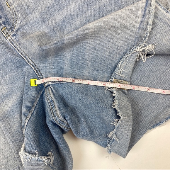 Old Navy Boyfriend Mid-Rise Jean Shorts size 26 Plus NWT - Picture 8 of 8